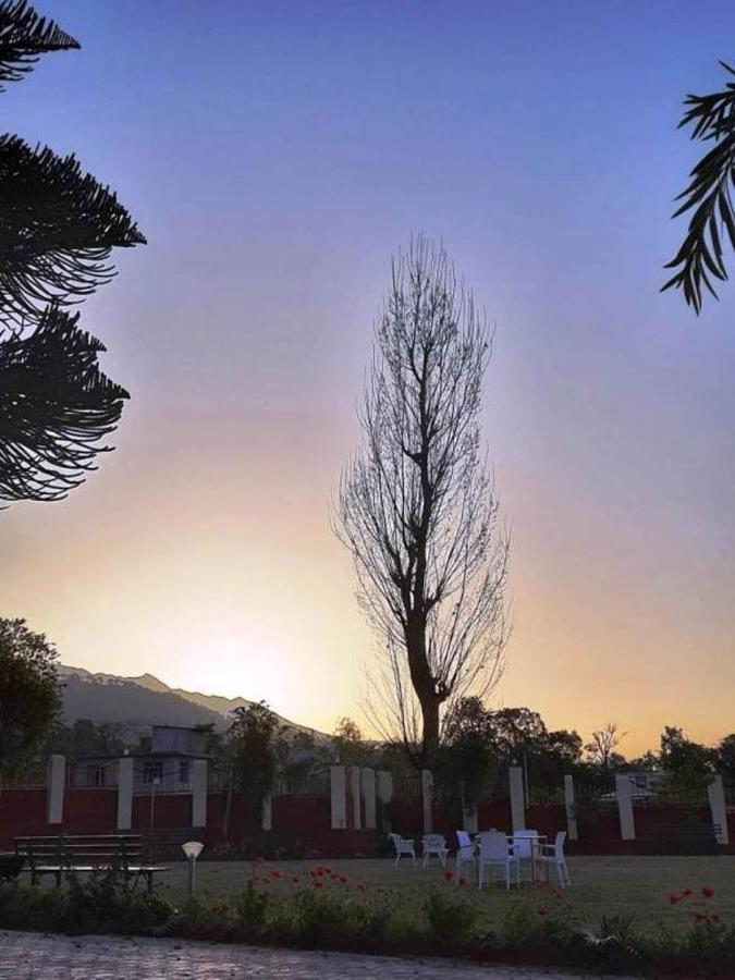 Pops Resort Palampur Bagian luar foto