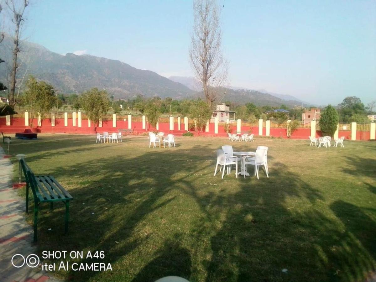 Pops Resort Palampur Bagian luar foto