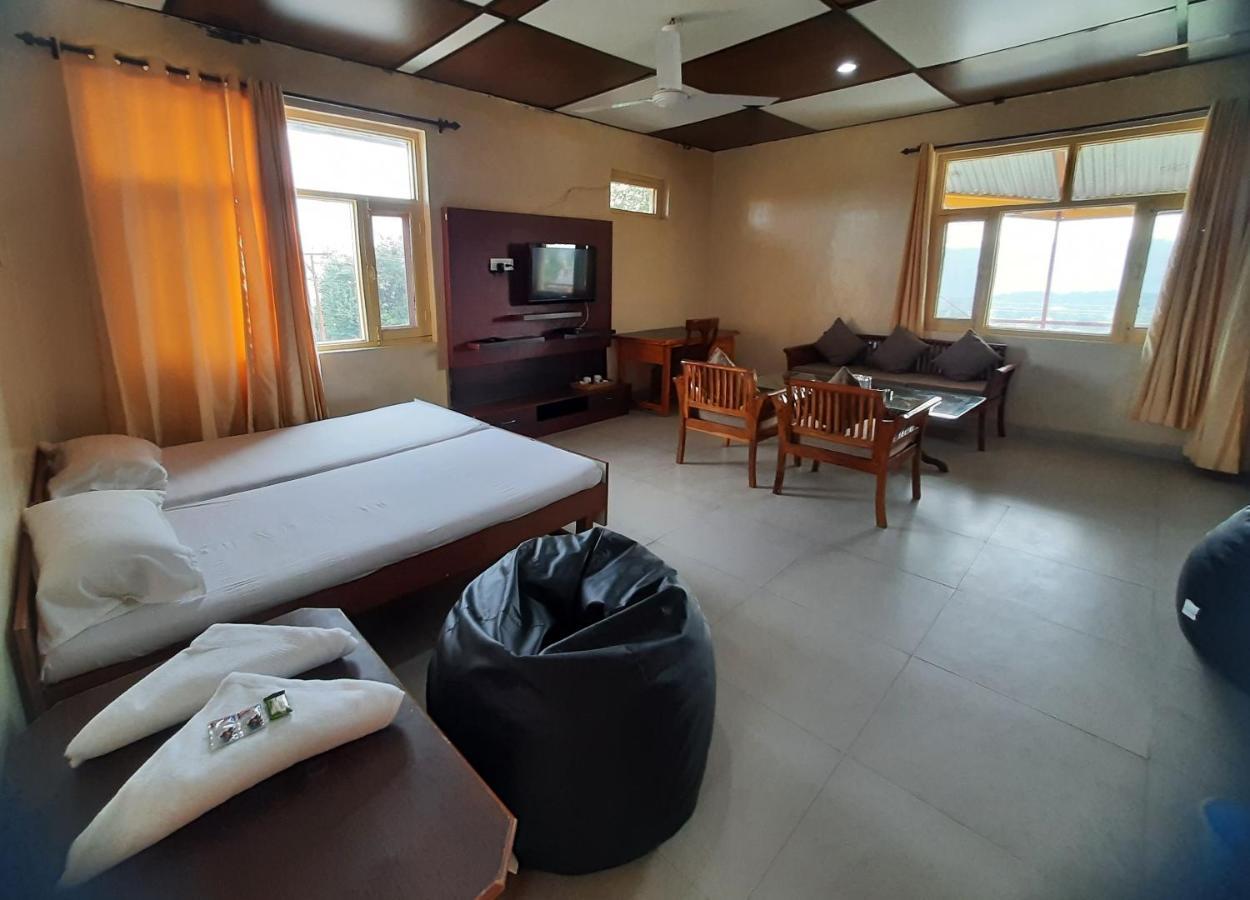 Pops Resort Palampur Bagian luar foto