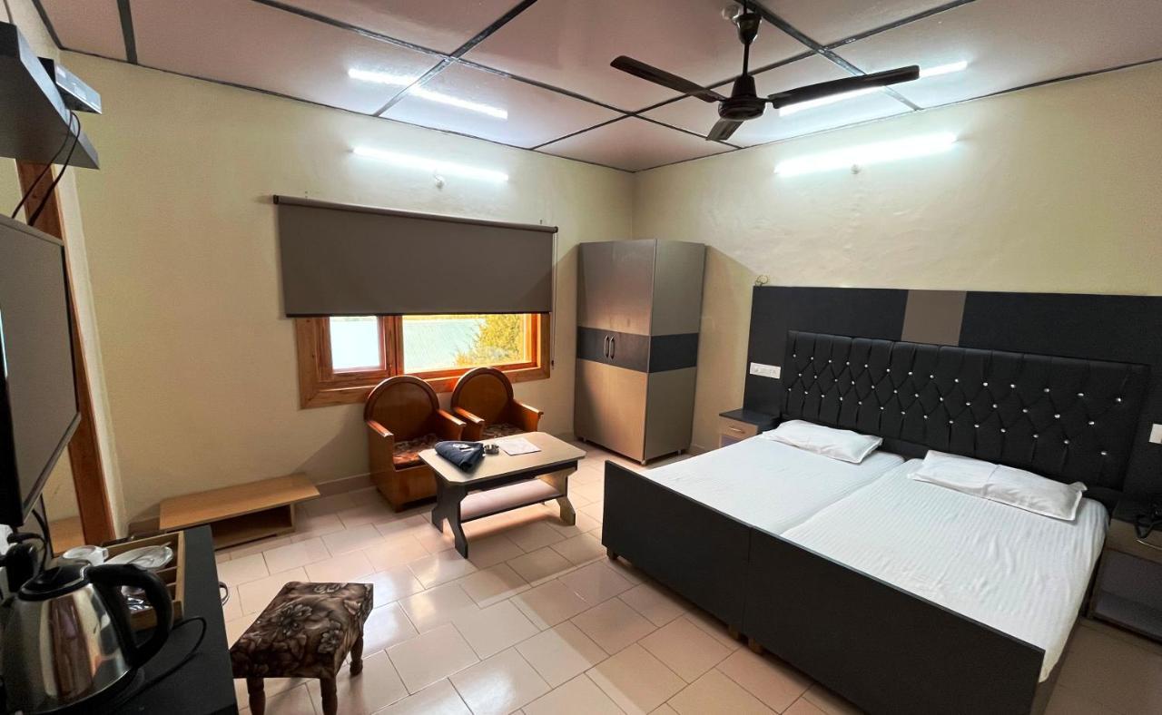 Pops Resort Palampur Bagian luar foto