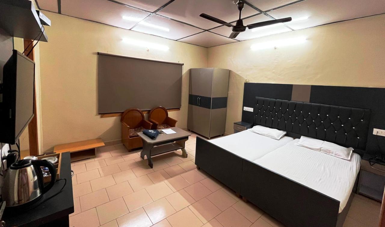 Pops Resort Palampur Bagian luar foto