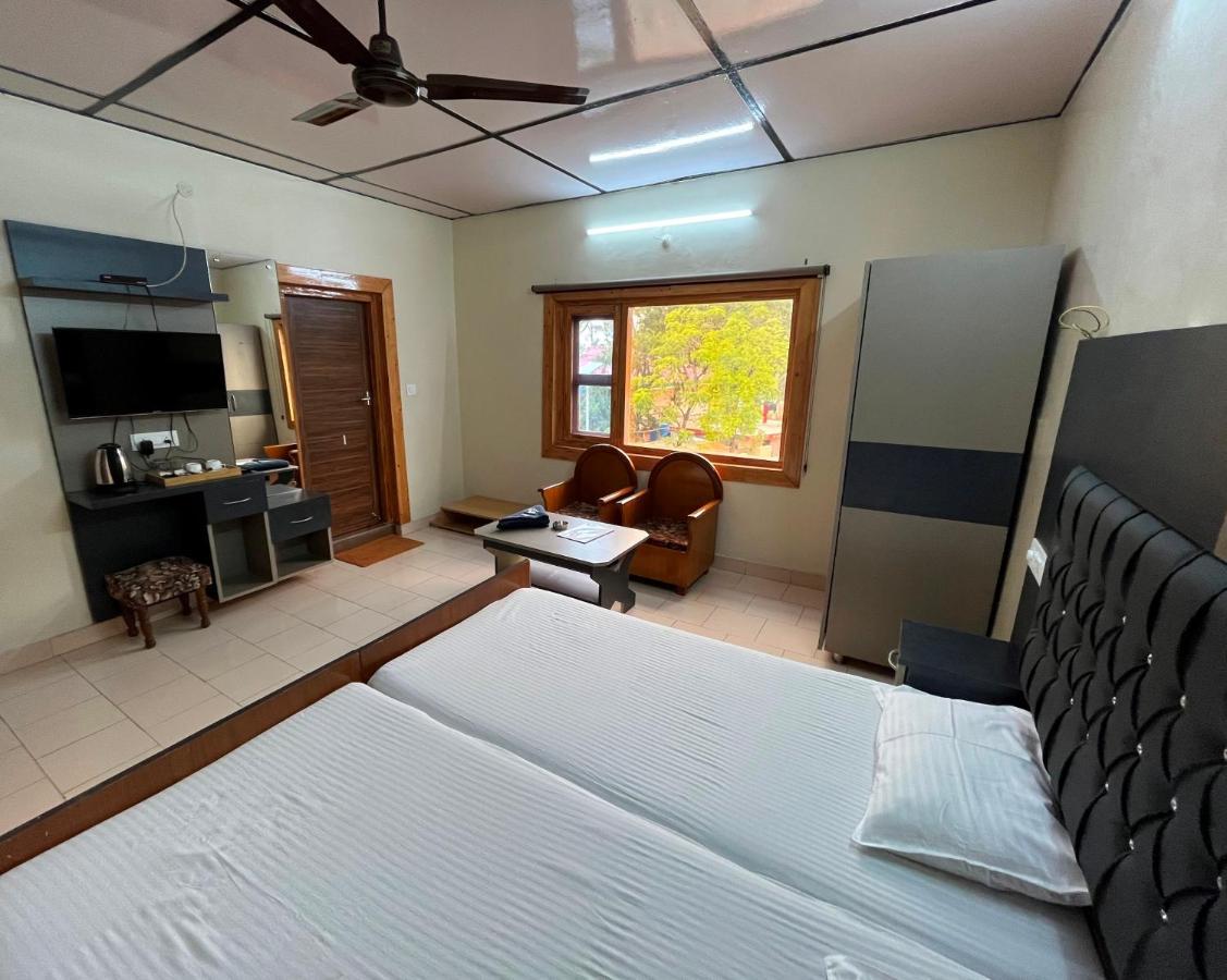 Pops Resort Palampur Bagian luar foto