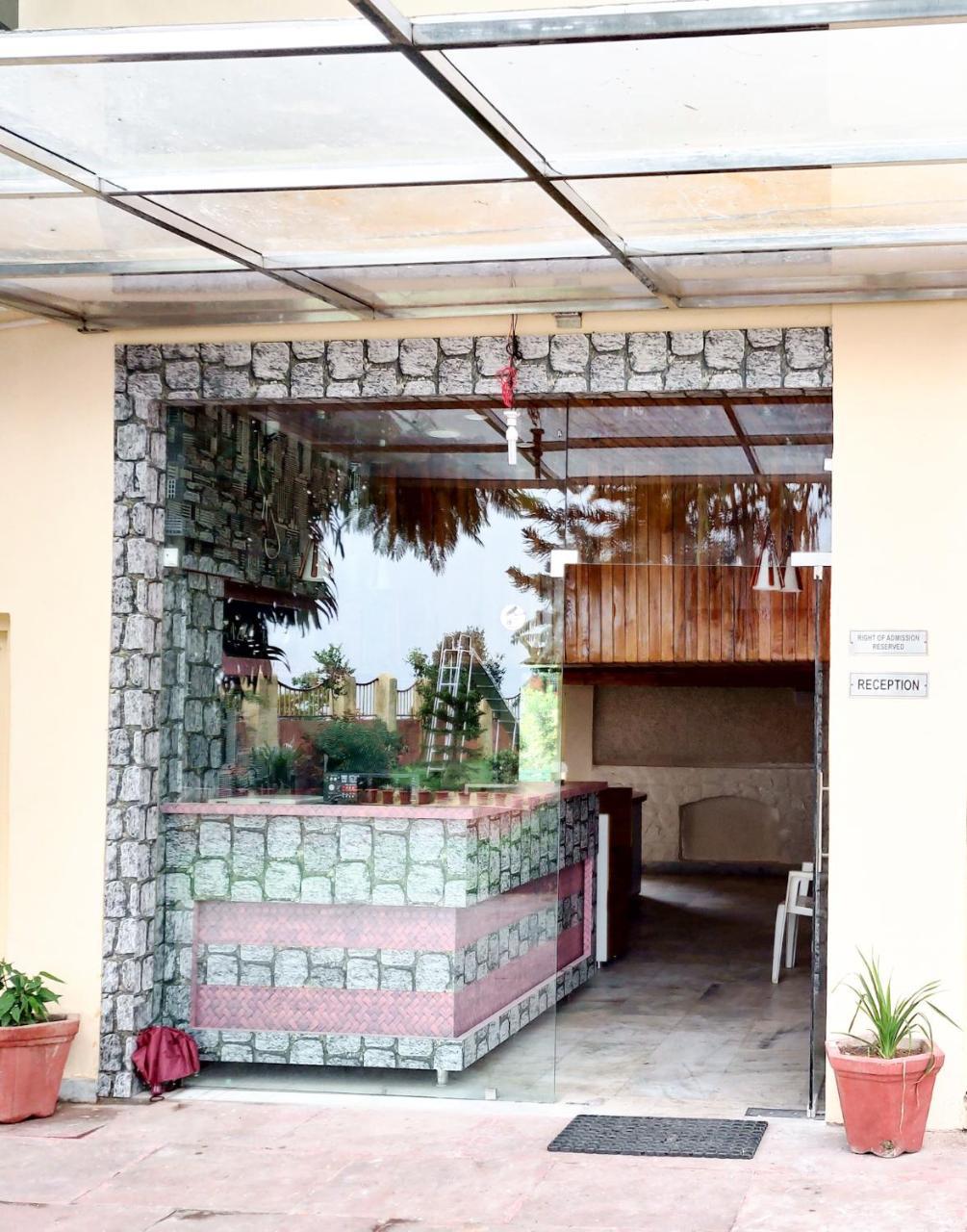Pops Resort Palampur Bagian luar foto