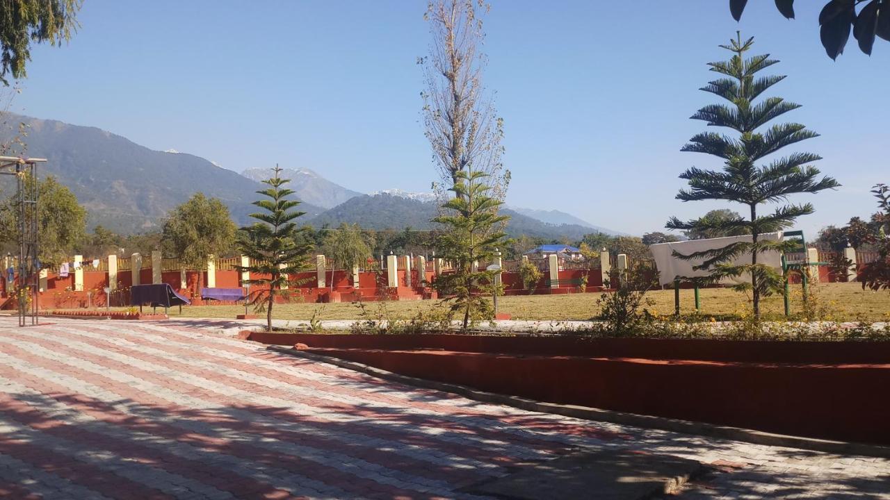 Pops Resort Palampur Bagian luar foto