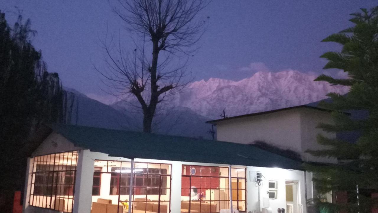 Pops Resort Palampur Bagian luar foto