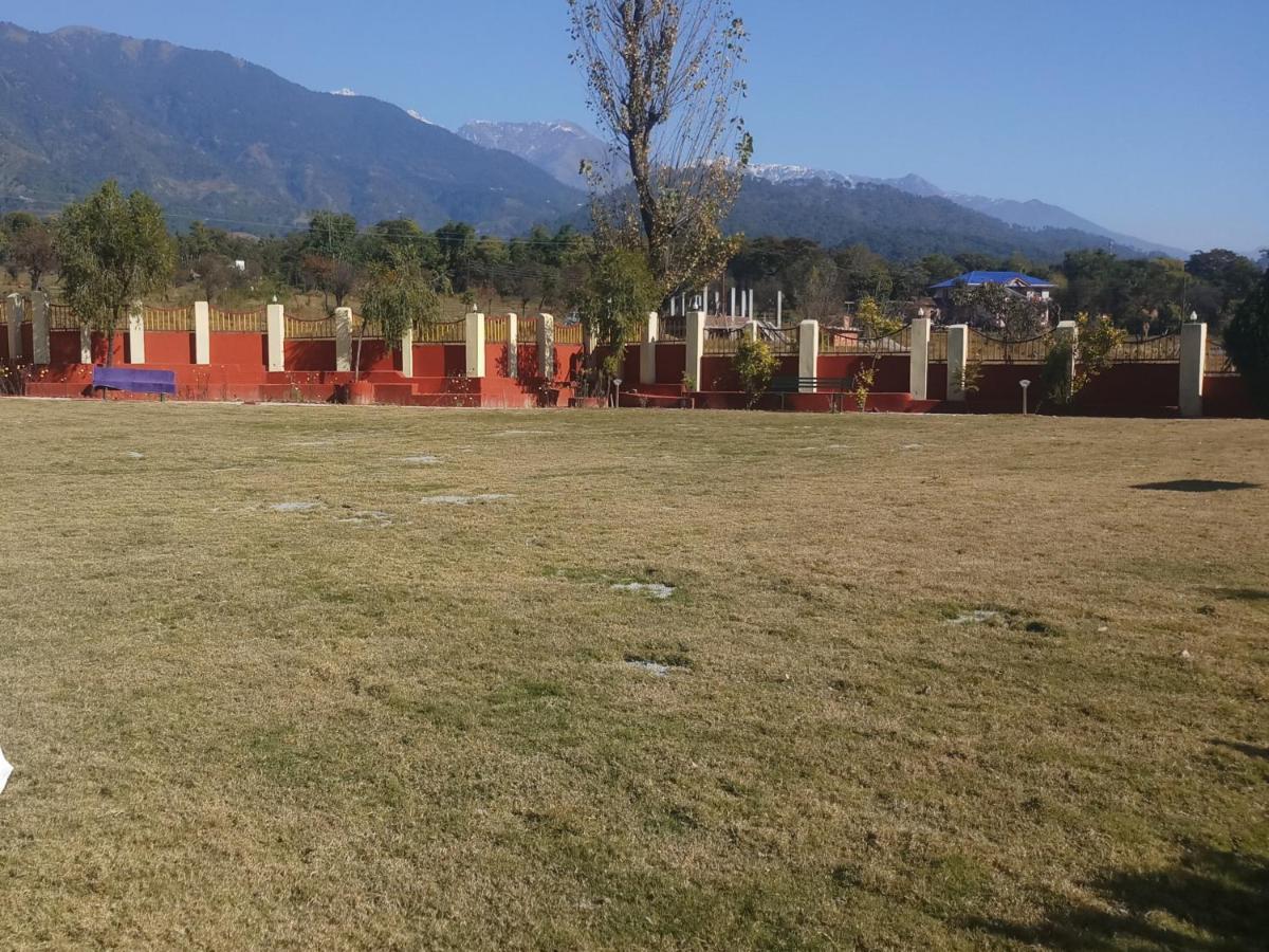 Pops Resort Palampur Bagian luar foto